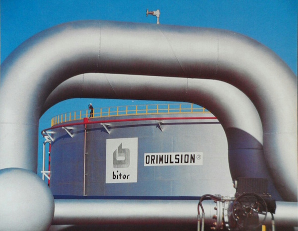  Tanque para el almacenamiento de la Orimulsión en la Planta de Producción y Emulsificación en Morichal, estado Monagas. Foto tomada del Reporte Anual de Bitor, 1995.  